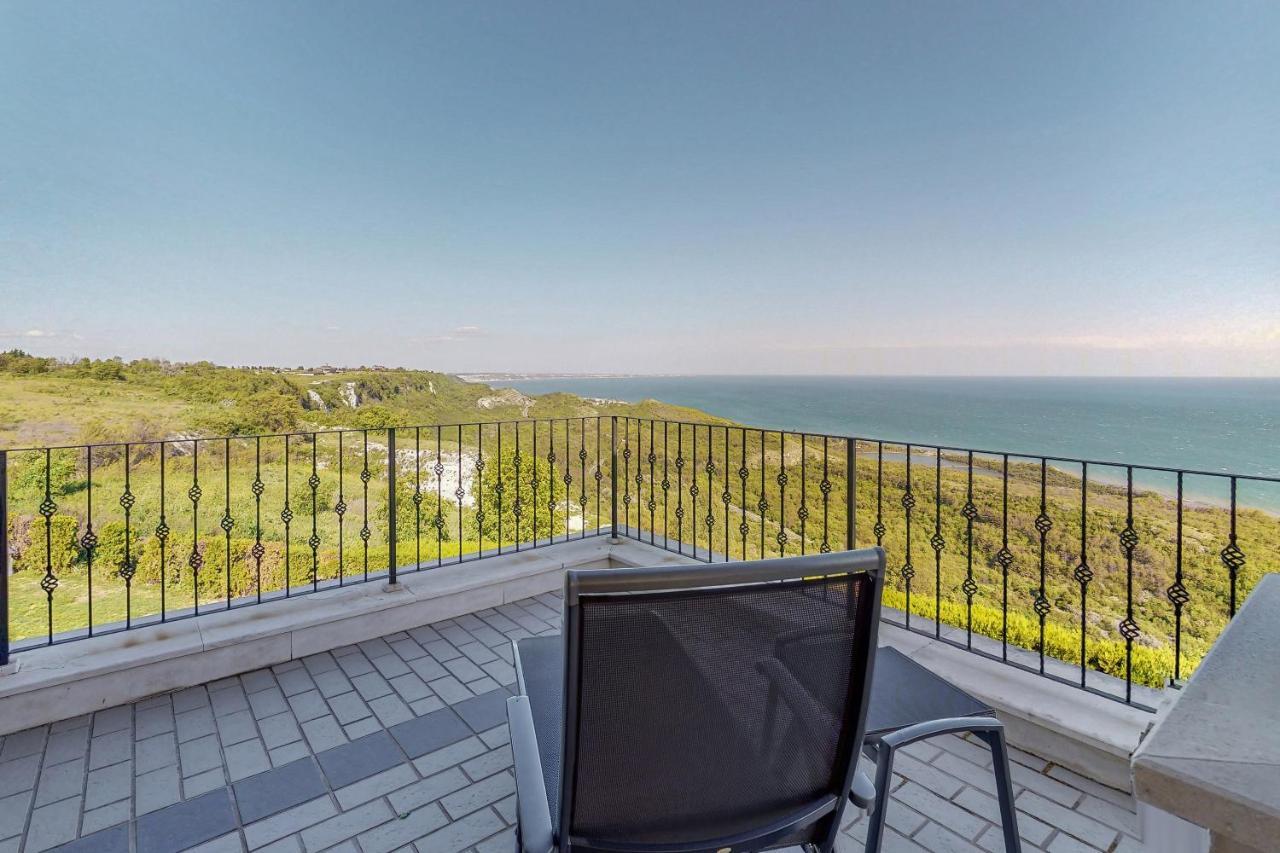 Lighthouse Luxe Estate Apart & Villas Balchik Exterior photo