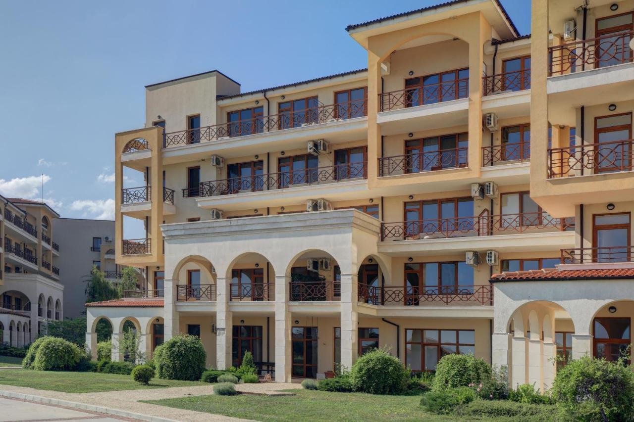 Lighthouse Luxe Estate Apart & Villas Balchik Exterior photo